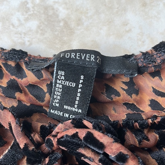 Cheetah print ruched bodysuit - Picture 4 of 4